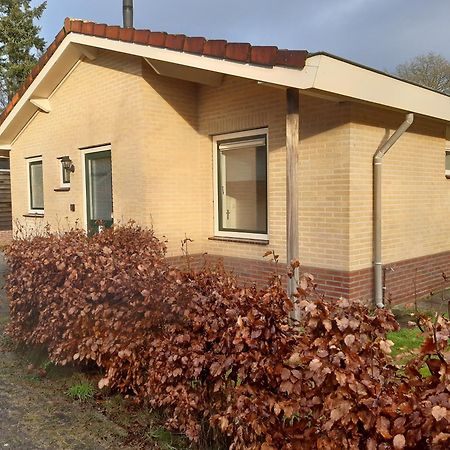 Huinerhofje 2 - Vrijstaand Met Grote Omheinde Tuin, Rust, Privacy En Nabij Bossen Villa Putten Luaran gambar