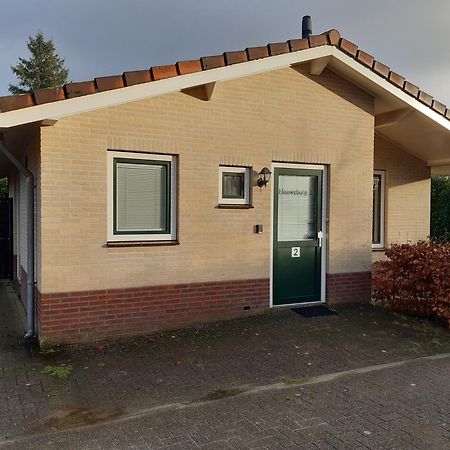 Huinerhofje 2 - Vrijstaand Met Grote Omheinde Tuin, Rust, Privacy En Nabij Bossen Villa Putten Luaran gambar