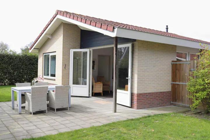 Huinerhofje 2 - Vrijstaand Met Grote Omheinde Tuin, Rust, Privacy En Nabij Bossen Villa Putten Luaran gambar