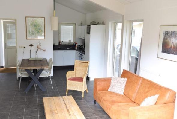 Huinerhofje 2 - Vrijstaand Met Grote Omheinde Tuin, Rust, Privacy En Nabij Bossen Villa Putten Luaran gambar